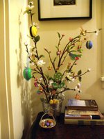 Crafty: The Easter tree is up!
