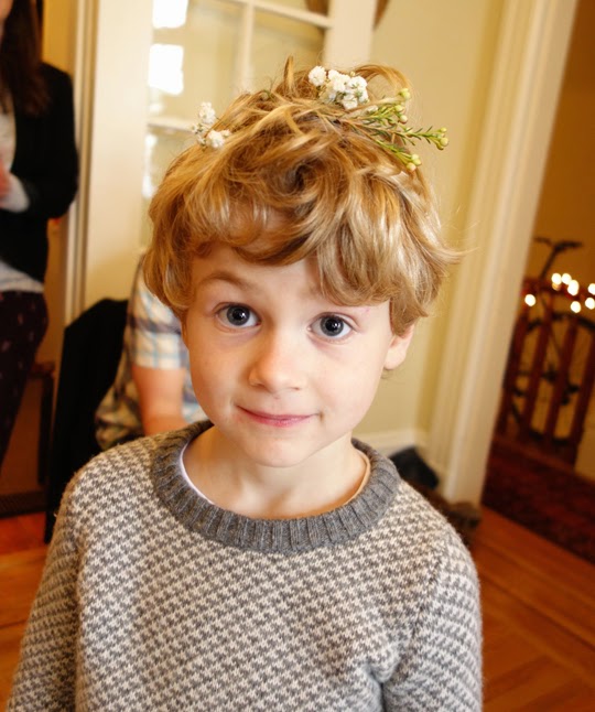 Easy Holiday Party Activity: Deck Your Hairdo