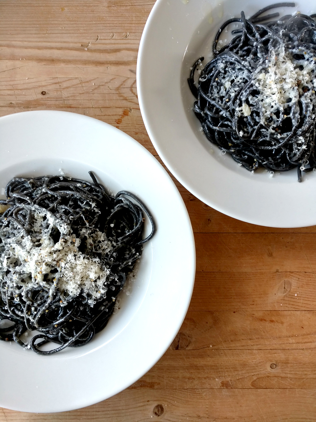 cacio e pepe with skid ink pasta