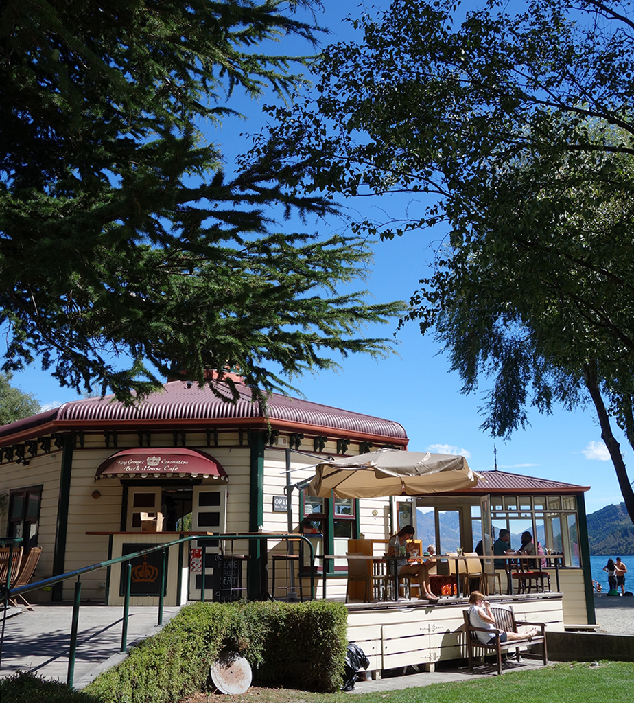 Beach cafe in Queenstown